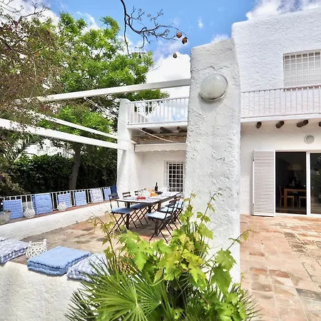 Bianca Villa Sitges