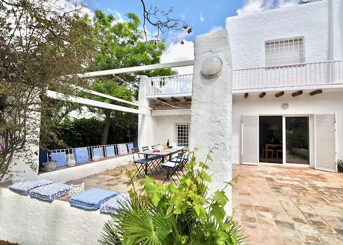 Bianca Villa Sitges