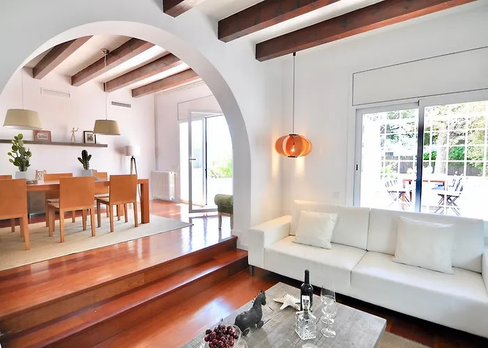 Bianca Villa Sitges